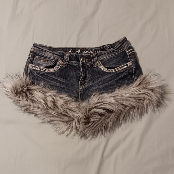 Y2K LA Idol fur shorts - Picture 4 of 9